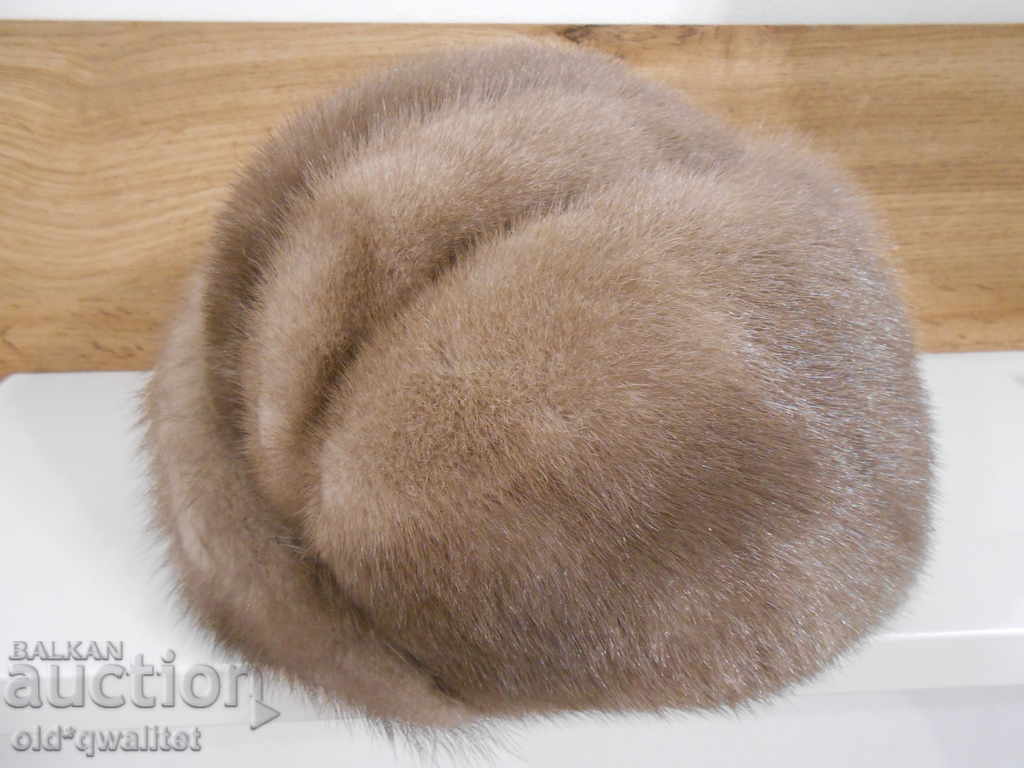 Magnificent leather hat, very fine, ver. A mink with price 370.00 BGN | € 189.18 Magnificent leather hat, very fine, ver. A mink with price 370.00 BGN | € 189.18