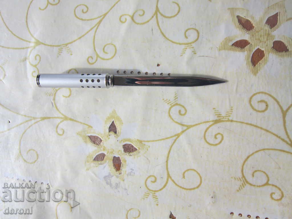 Auction A rare letter blade Auction A rare letter blade