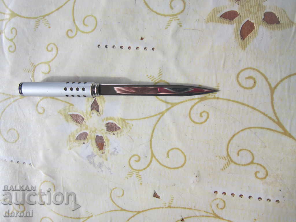 Delivery of A rare letter blade Delivery of A rare letter blade