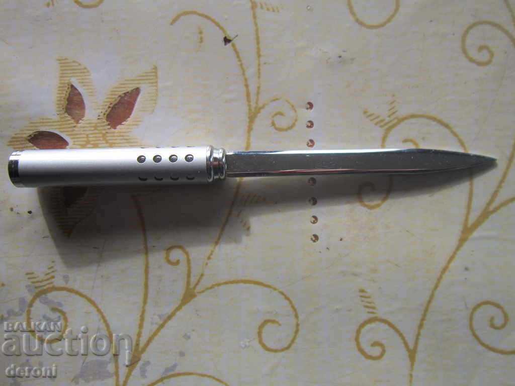 A rare letter blade - 5 A rare letter blade - 5