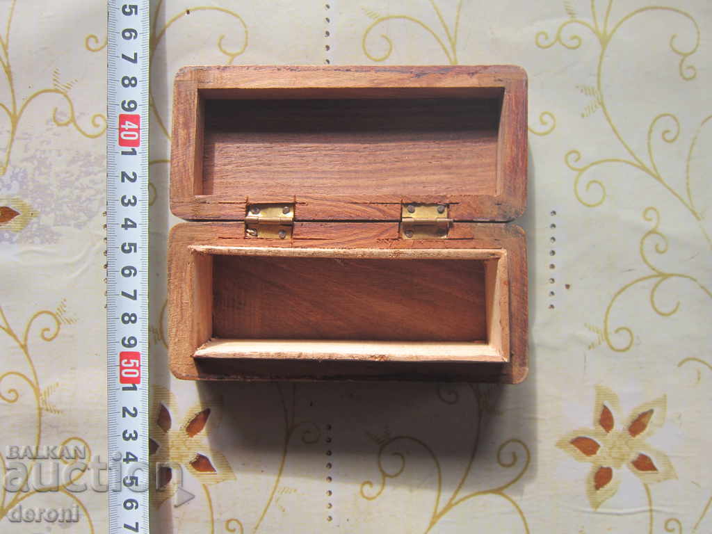 Old wooden jewelry box woodcarving intrasage with price 20.00 BGN | € 10.23 Old wooden jewelry box woodcarving intrasage with price 20.00 BGN | € 10.23