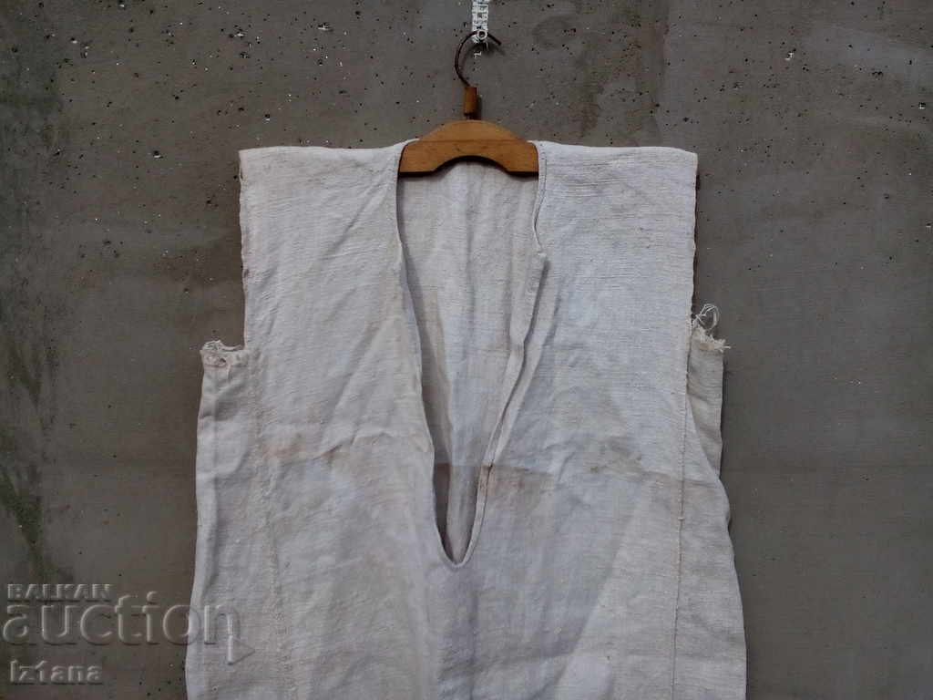 An old linen cloth, shirt, shirt with price 30.00 BGN | € 15.34 An old linen cloth, shirt, shirt with price 30.00 BGN | € 15.34