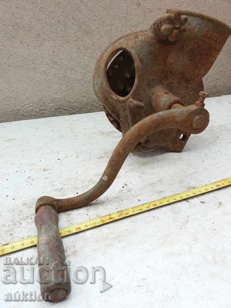 Licitație MASINA DE BEAUTY MAI PENTRU CURCAREA MUNCA COCKURUS MAM