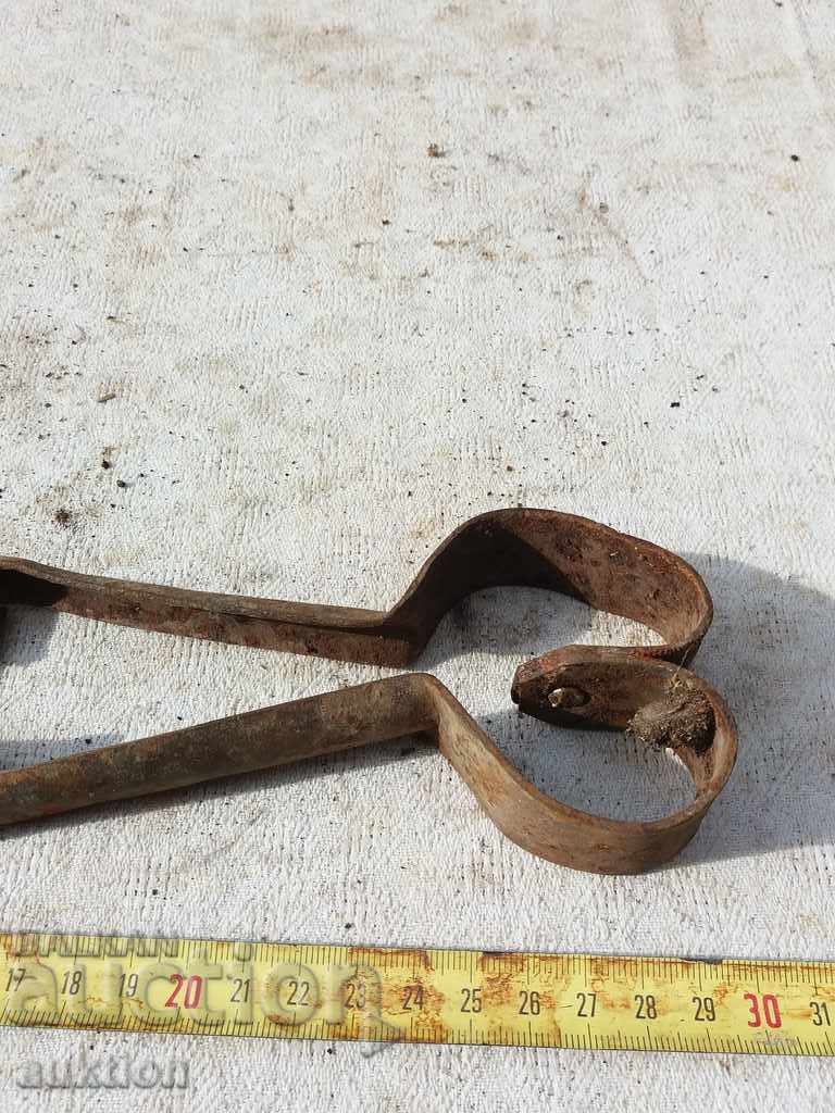 OLD HORSE SHOES FOR SHOULDER CUTTING with price 2.59 BGN | € 1.32 OLD HORSE SHOES FOR SHOULDER CUTTING with price 2.59 BGN | € 1.32