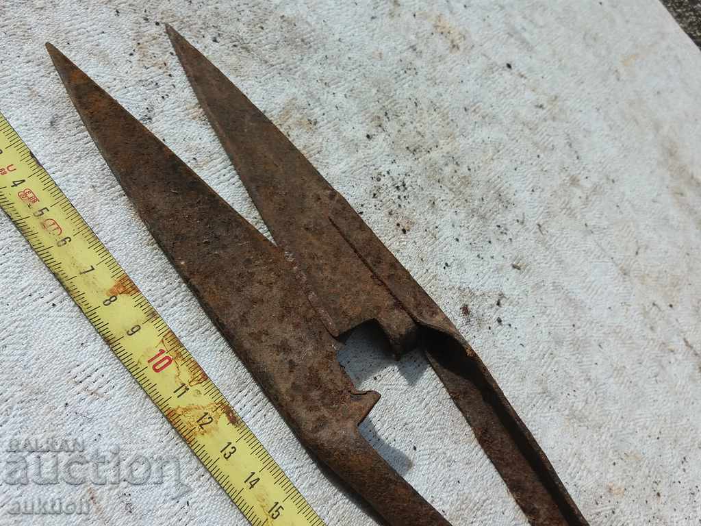 Auction CURVED SHOES FOR SHOULDER CUTTING Auction CURVED SHOES FOR SHOULDER CUTTING