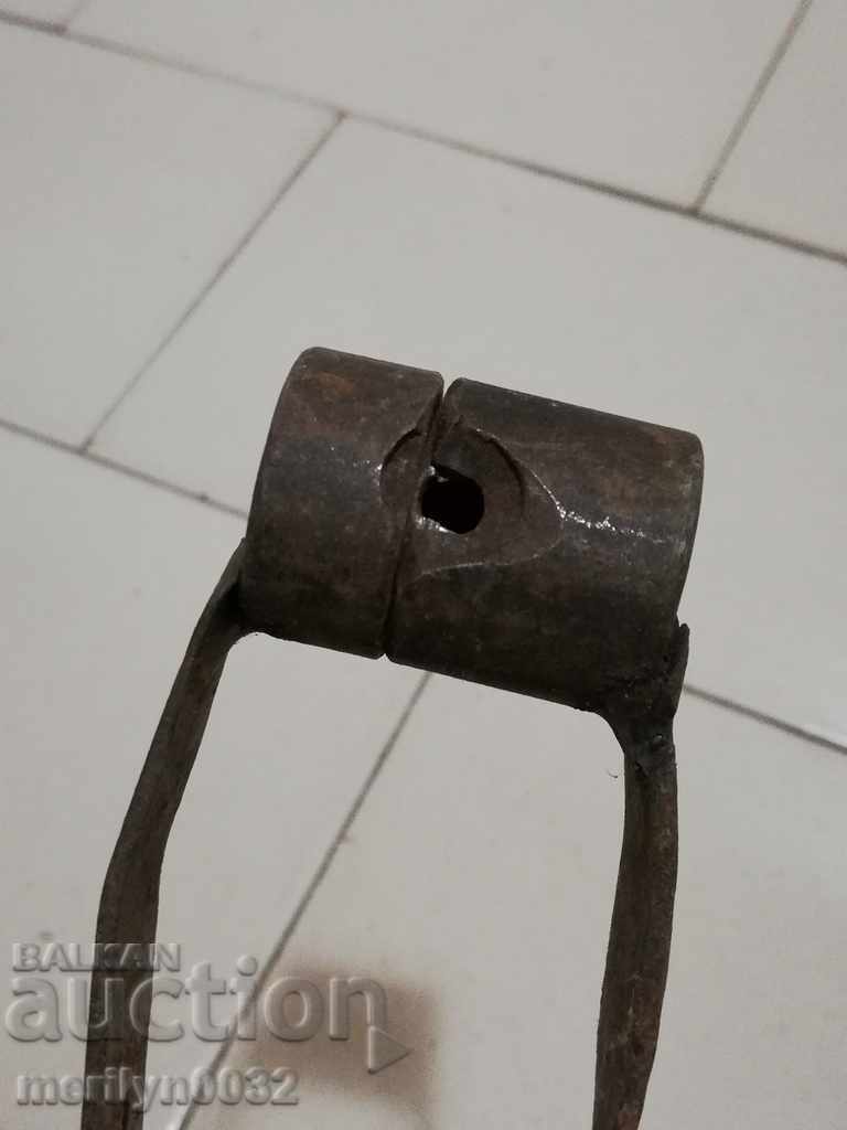 Παράδοση Πένσες για τη χύτευση βλημάτων Παράδοση Πένσες για τη χύτευση βλημάτων