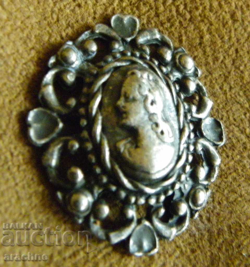 Auction Baroque silver medallion Auction Baroque silver medallion