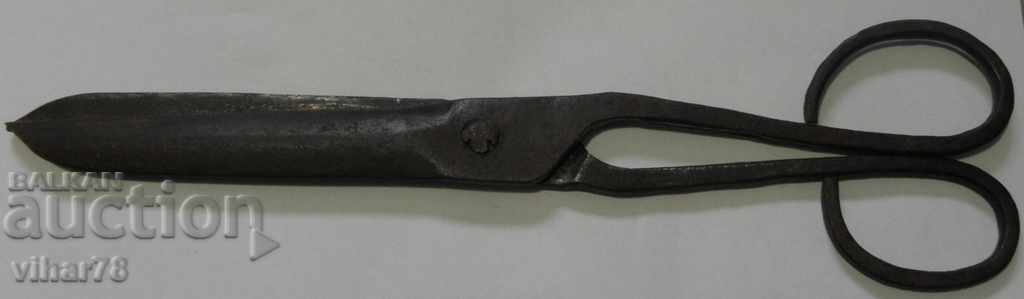 Old scissors with price 29.99 BGN | € 15.33 Old scissors with price 29.99 BGN | € 15.33
