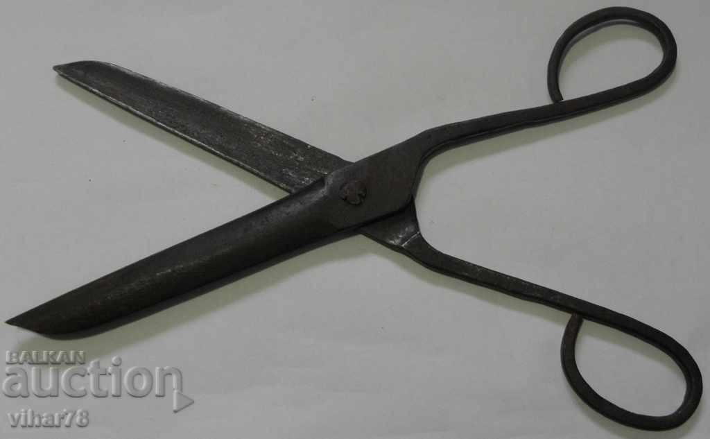 Auction Old scissors Auction Old scissors
