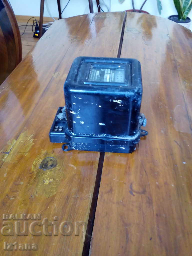 Old electrometer with price 6.00 BGN | € 3.07 Old electrometer with price 6.00 BGN | € 3.07