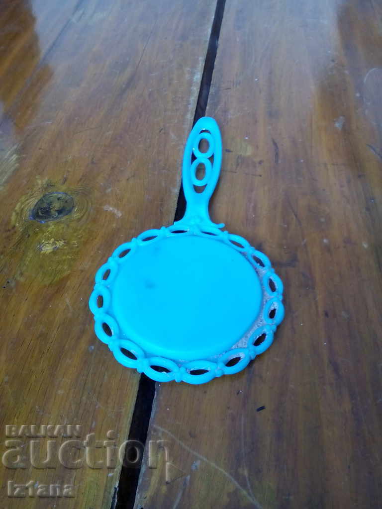 Auction  An old mirror, a mirror