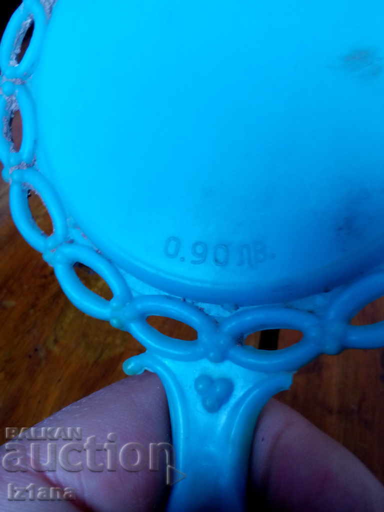 Delivery of An old mirror, a mirror