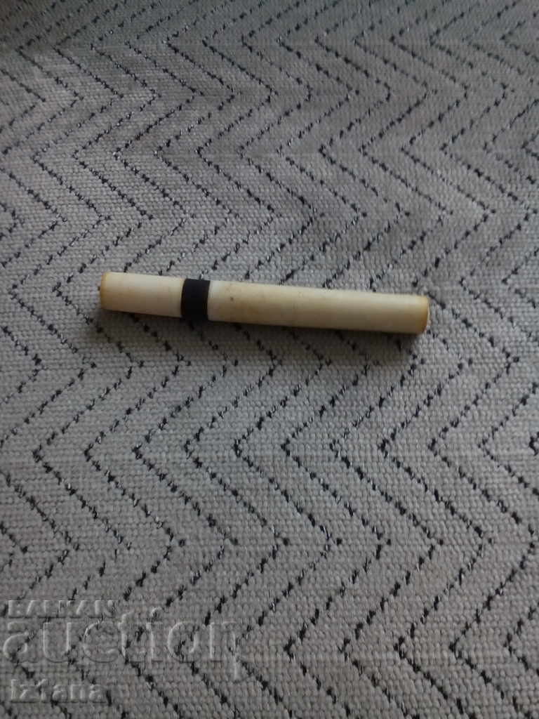 Old eyebrow pencil with price 10.00 BGN | € 5.11 Old eyebrow pencil with price 10.00 BGN | € 5.11