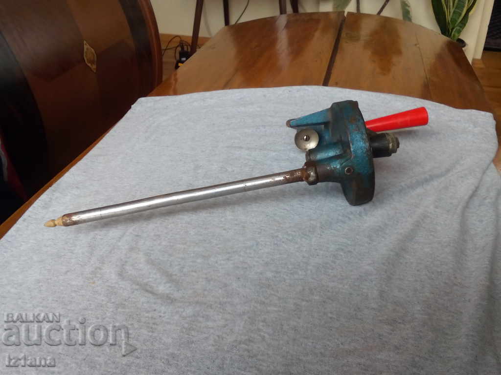 Auction An old appliance Auction An old appliance