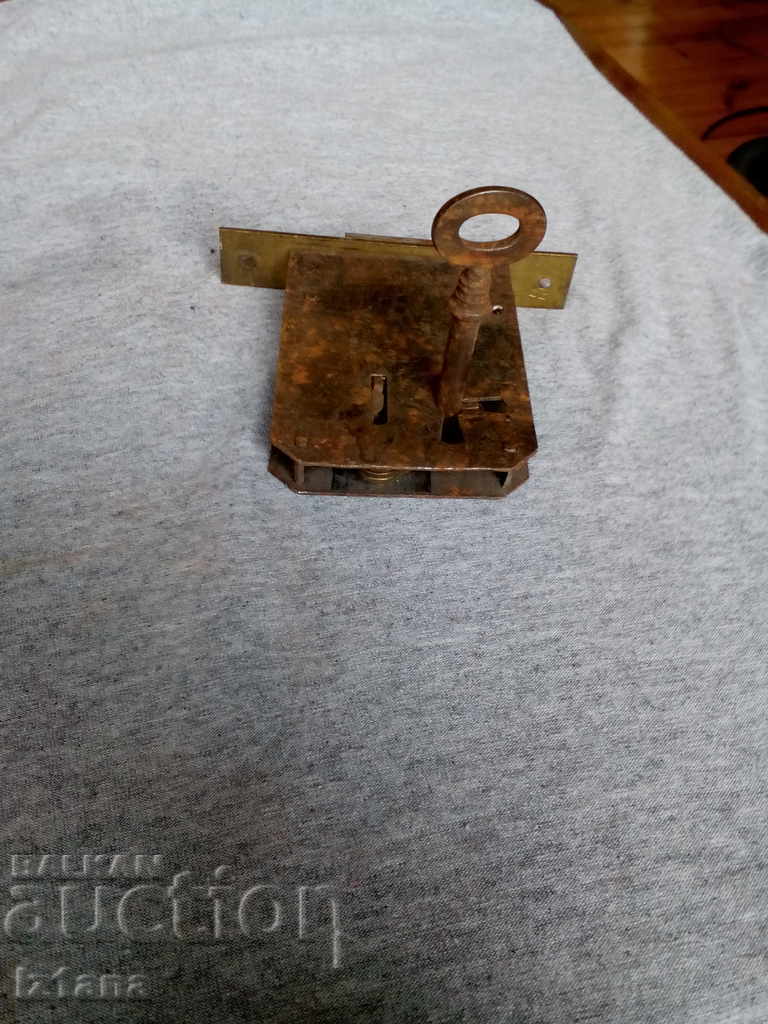 Delivery of Ancient lock Delivery of Ancient lock