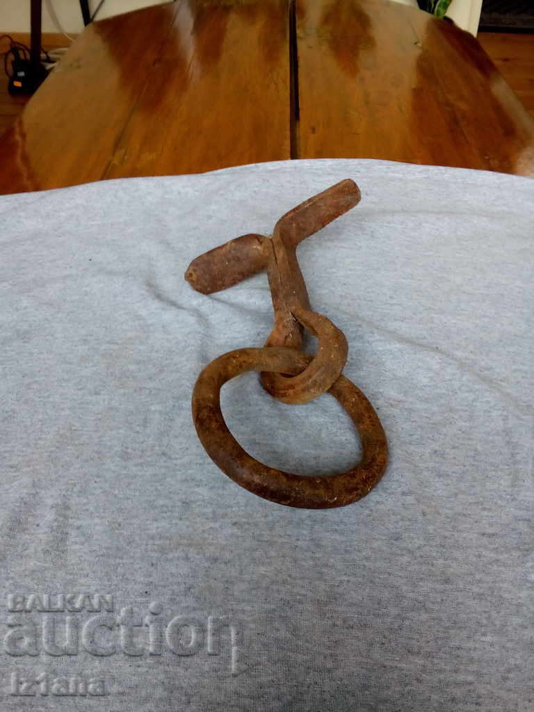 Ancient ring with price 10.00 BGN | € 5.11 Ancient ring with price 10.00 BGN | € 5.11