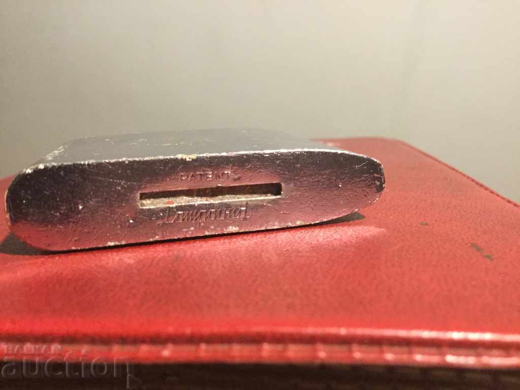 English Lighter Silver Game is well preserved and working with price 31.00 BGN | € 15.85 English Lighter Silver Game is well preserved and working with price 31.00 BGN | € 15.85