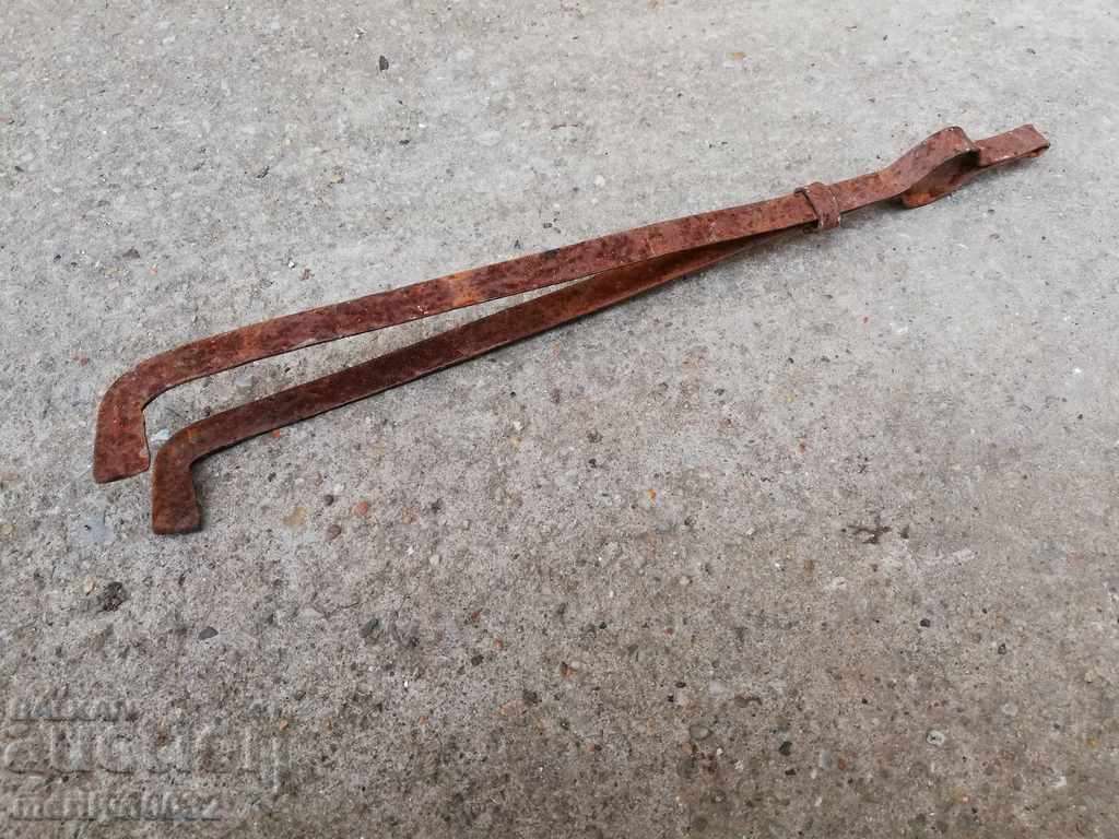 Auction Old dilaf, mash, wrought iron for a furnace Auction Old dilaf, mash, wrought iron for a furnace