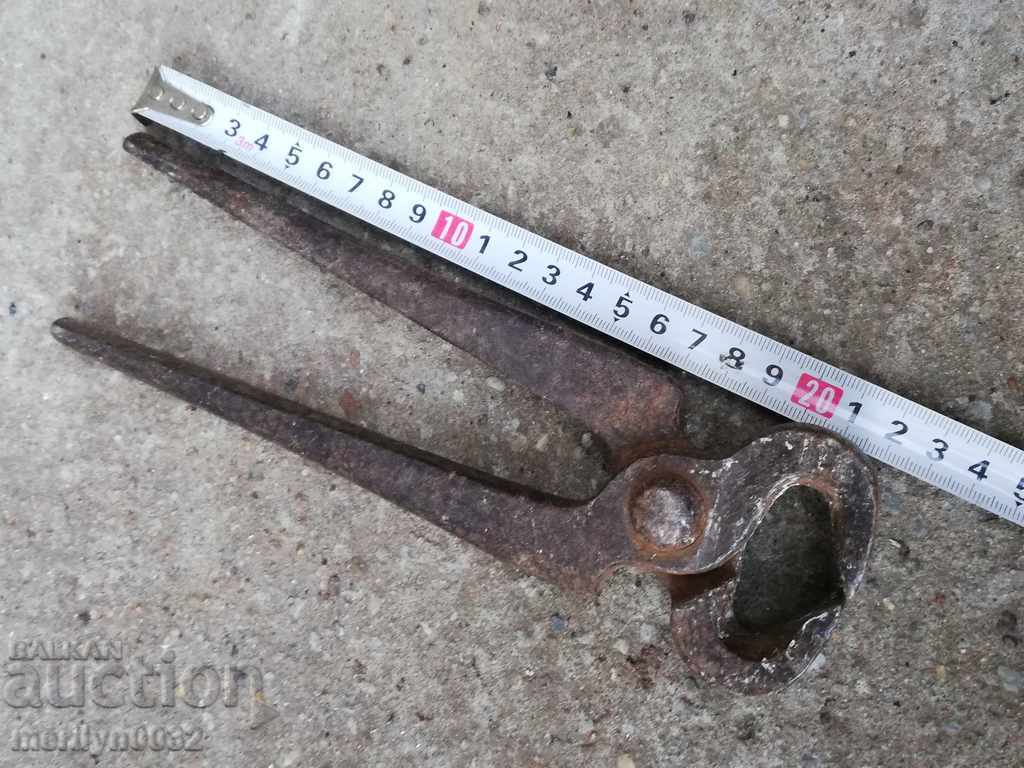 Delivery of Ancient primitive crumpled keretten pliers in the 20th century Delivery of Ancient primitive crumpled keretten pliers in the 20th century