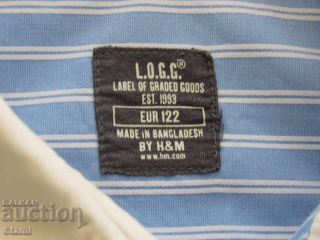 Auction Blue long-sleeved shirt for a boy H&M size 122 Auction Blue long-sleeved shirt for a boy H&M size 122