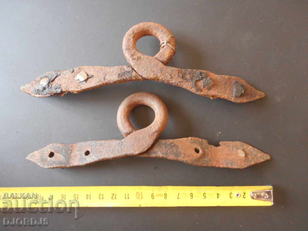 Auction Old forged honeycomb hinges Auction Old forged honeycomb hinges
