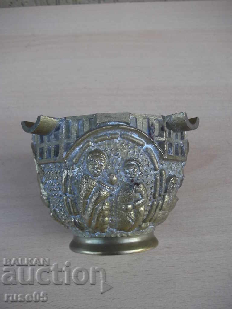 Delivery of Ashtray Bronze - 544 g