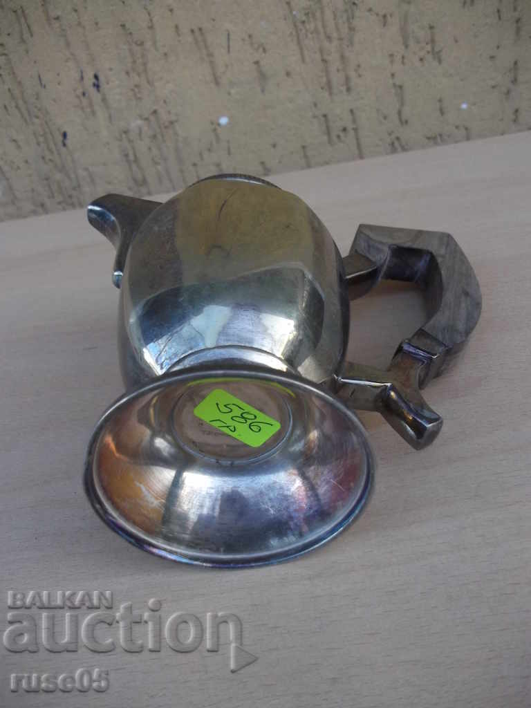 Auction Bronze jug - 586 g Auction Bronze jug - 586 g