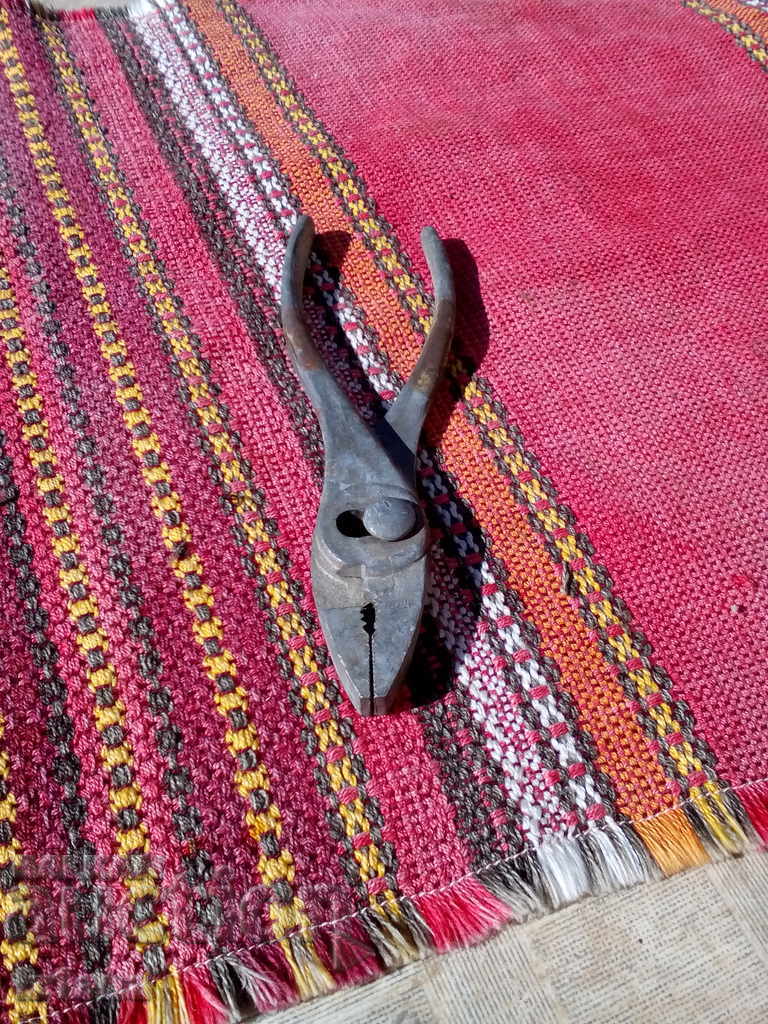 Παλιά Jigulovi, Λαδάδικες πένσες με τιμή 10.00 BGN | € 5.11 Παλιά Jigulovi, Λαδάδικες πένσες με τιμή 10.00 BGN | € 5.11