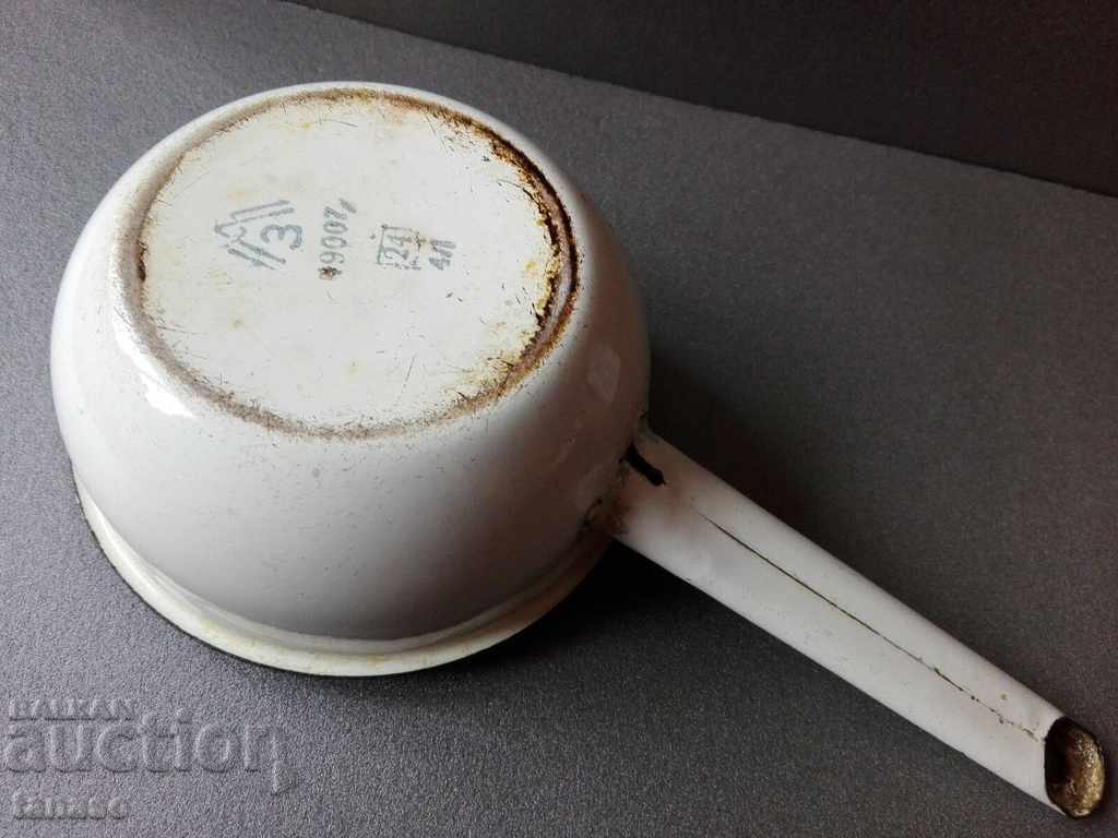 Доставка на Стара съветска емайлирана касерола, млековарка, канче(8.3) Доставка на Стара съветска емайлирана касерола, млековарка, канче(8.3)