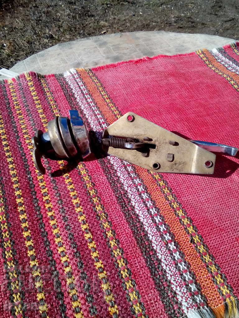 Lock, handle Volga with price 20.00 BGN | € 10.23 Lock, handle Volga with price 20.00 BGN | € 10.23