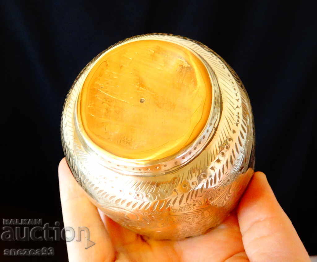 Delivery of Ancient Khmer candlestick, cup, brass vessel.