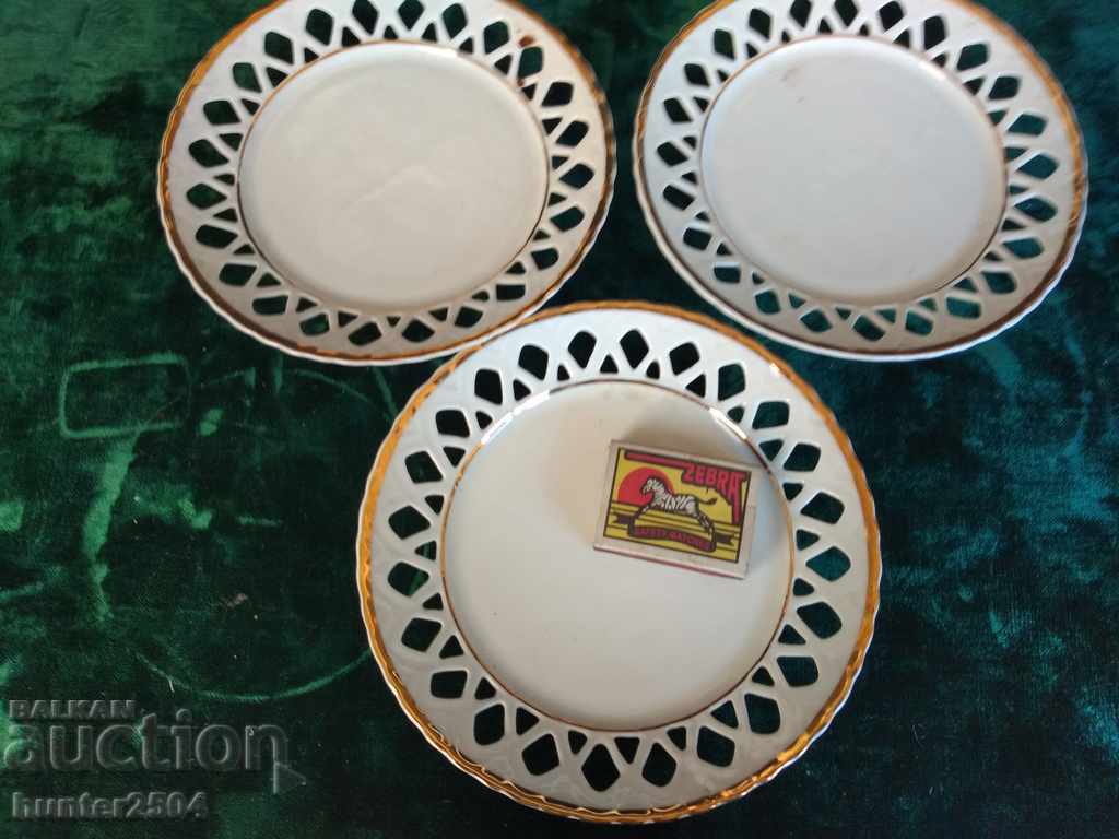 3 πράξεις σημειώνονται πίσω από την ΕΣΣΔ