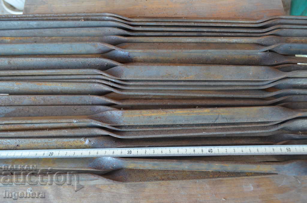 Licitație DETALII PENTRU POARTĂ, BALUSTRADĂ, METAL - 21 BUC