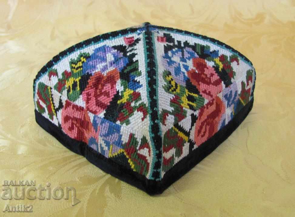 Auction  Old hand-embroidered male hat hat