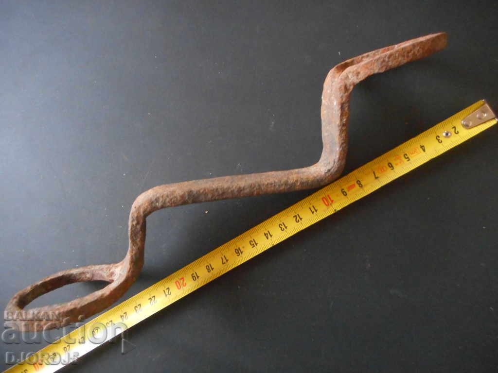 Auction An old key forged Auction An old key forged