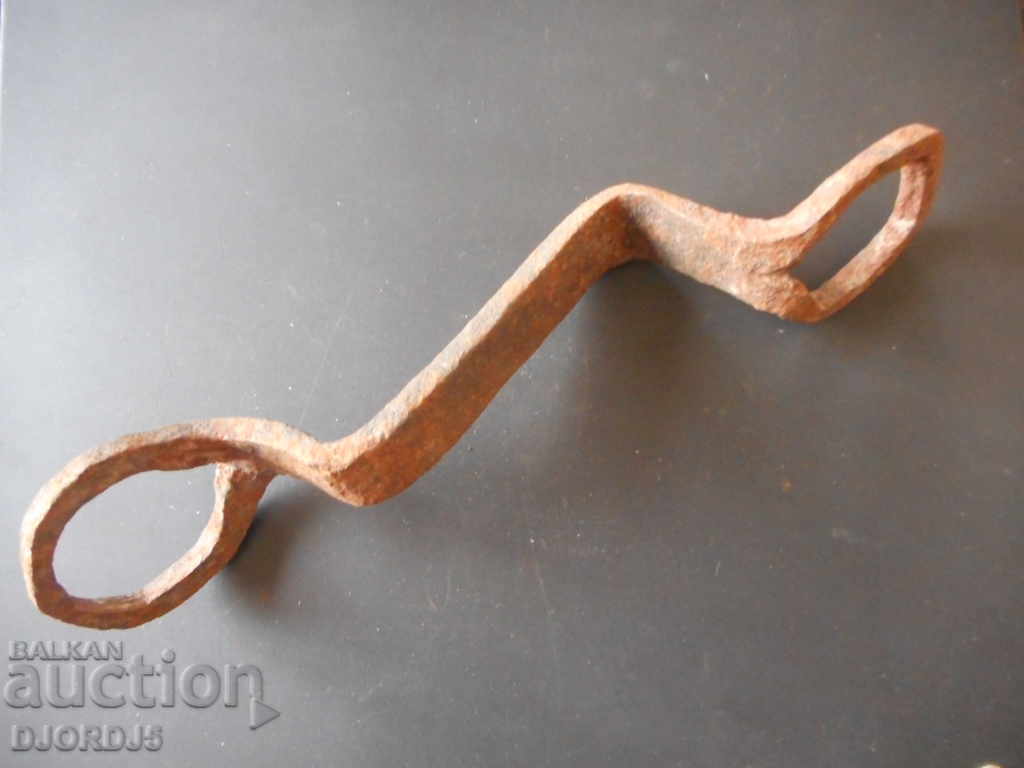 Delivery of An old key forged Delivery of An old key forged