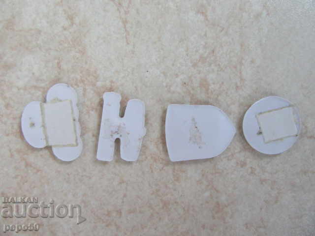 4 pcs. LIGHT CARS EMBLEMS PLASTICS MINES with price 2.00 BGN | € 1.02