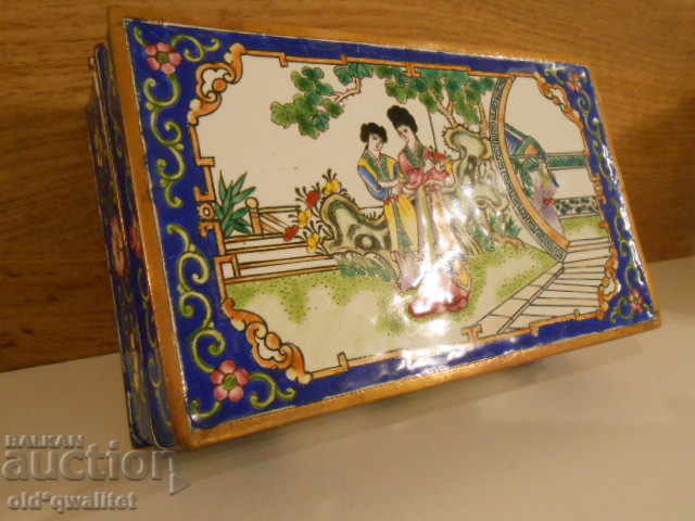 Magnificent old jewelry / small item BOX EMAIL with price 597.00 BGN | € 305.24 Magnificent old jewelry / small item BOX EMAIL with price 597.00 BGN | € 305.24