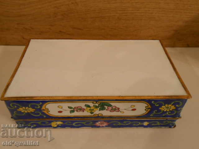 Magnificent old jewelry / small item BOX EMAIL - 6 Magnificent old jewelry / small item BOX EMAIL - 6