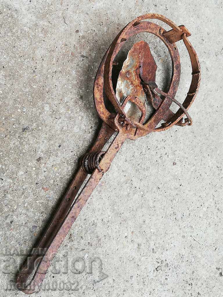 Hand forged trap with wrought iron spikes - 5 Hand forged trap with wrought iron spikes - 5