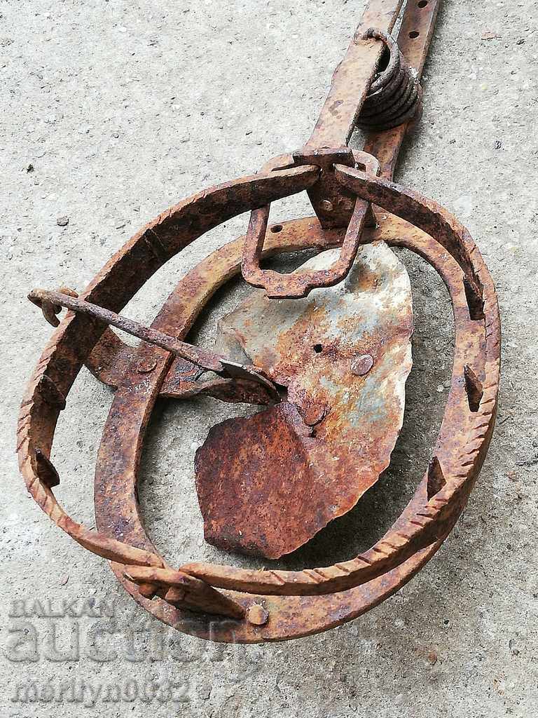 Hand forged trap with wrought iron spikes - 7 Hand forged trap with wrought iron spikes - 7