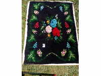 Χειροποίητο πάπλωμα "Γαρύφαλλα σε μαύρο φόντο" 200x145 εκ