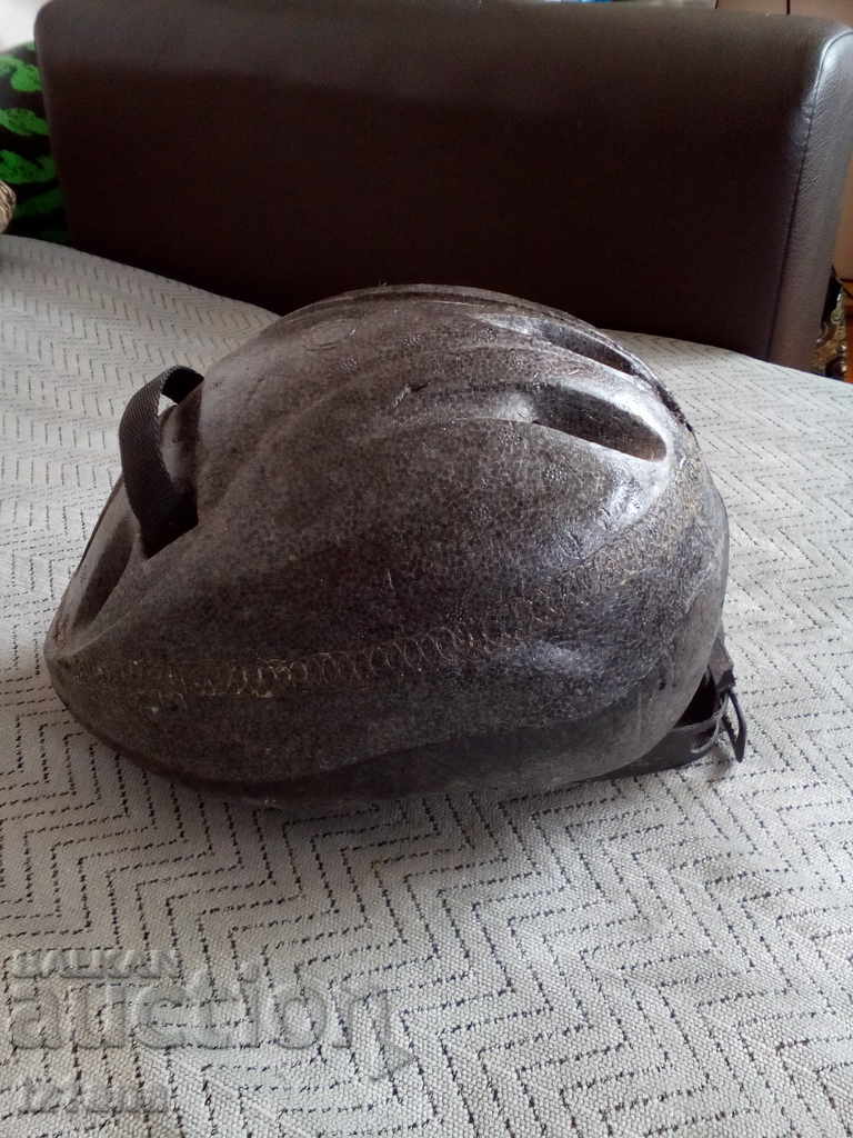 Velo helmet Eurasia with price 5.00 BGN | € 2.56