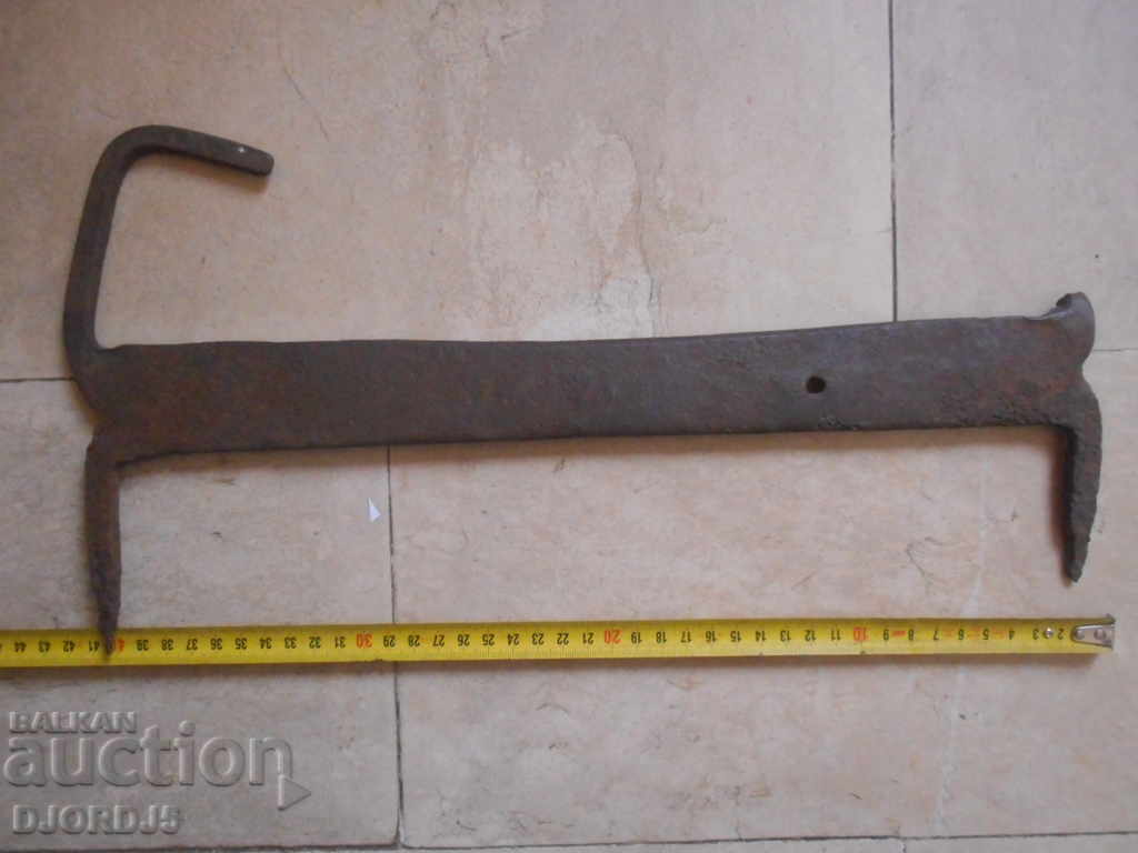 Old wrought iron with price 6.00 BGN | € 3.07 Old wrought iron with price 6.00 BGN | € 3.07