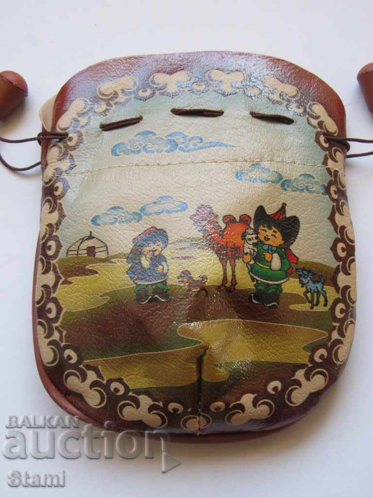 Pungia din piele din Mongolia-3 cu preț 19.00 BGN | € 9.71