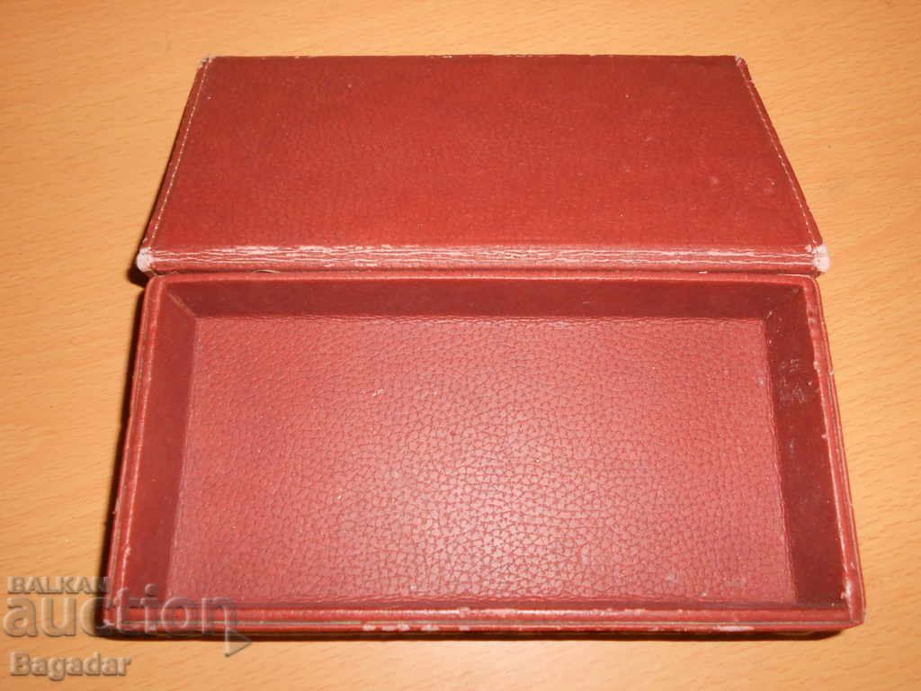 Auction Old leather and silver box Alliani 925 Auction Old leather and silver box Alliani 925