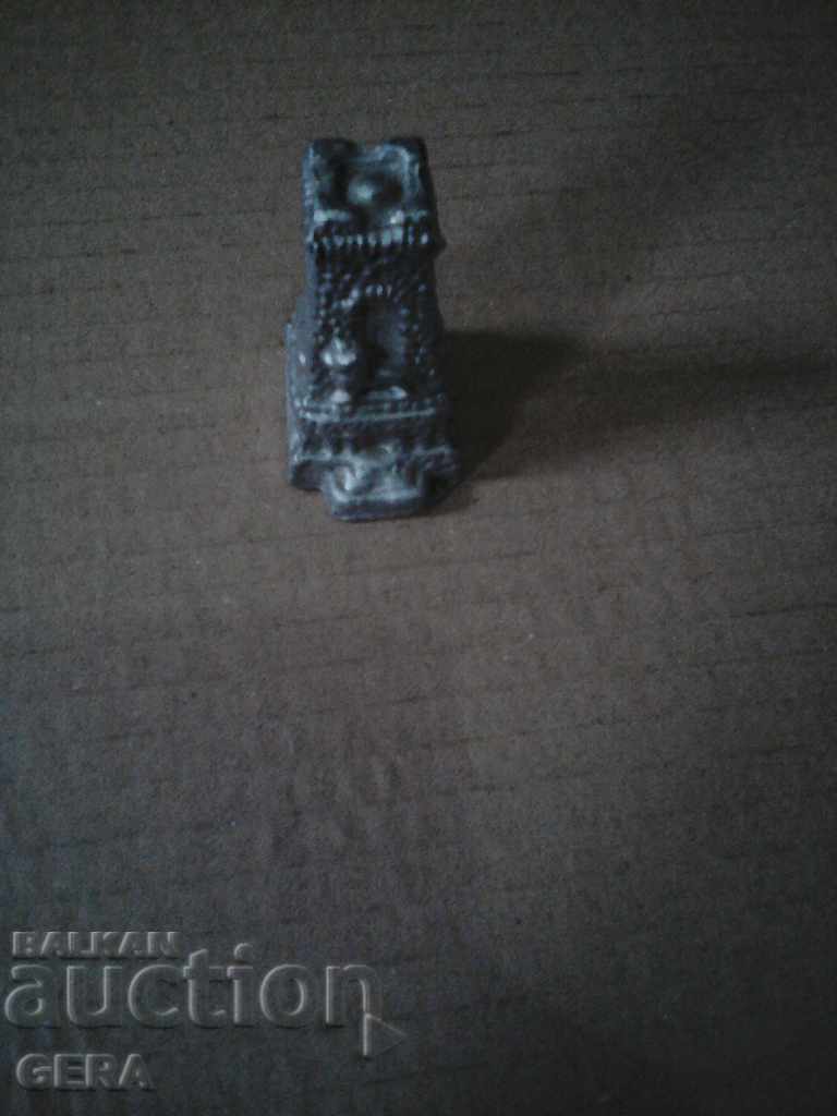 Auction statuette Auction statuette