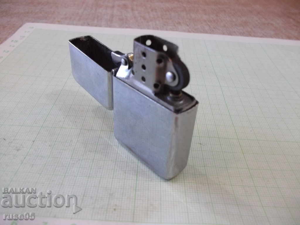 Gasoline lighter working - 3 with price 10.00 BGN | € 5.11 Gasoline lighter working - 3 with price 10.00 BGN | € 5.11