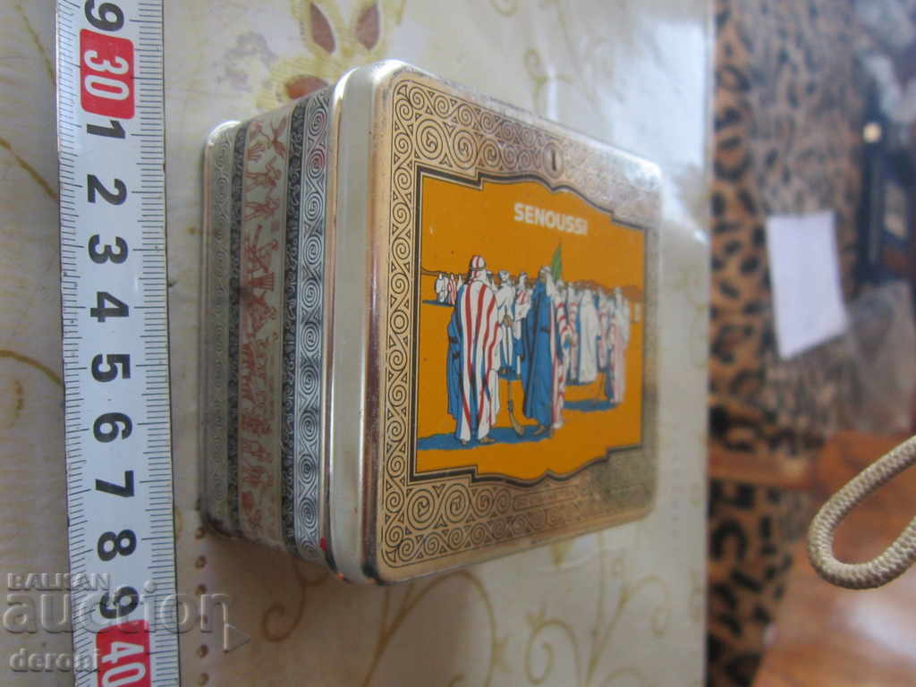 Senossi 2 old tinplate tin box with price 10.00 BGN | € 5.11