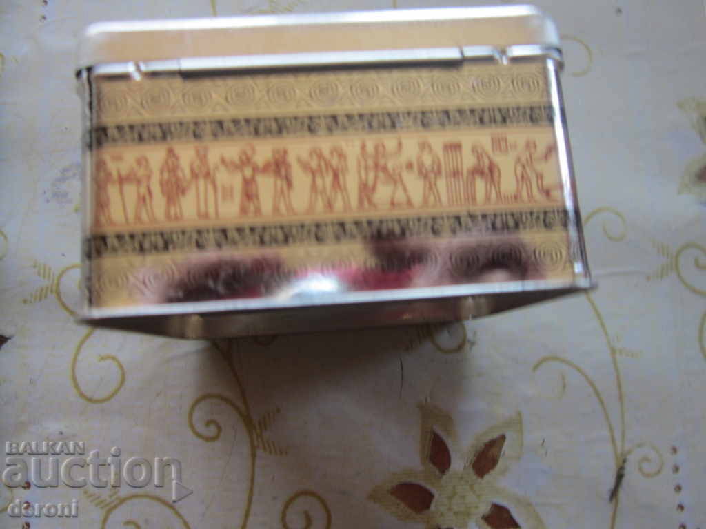 Auction  Senossi 2 old tinplate tin box